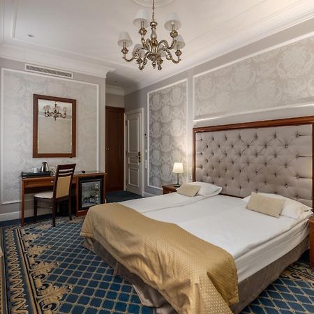 Gertrude Hotel Self Check-In Riga Bagian luar foto