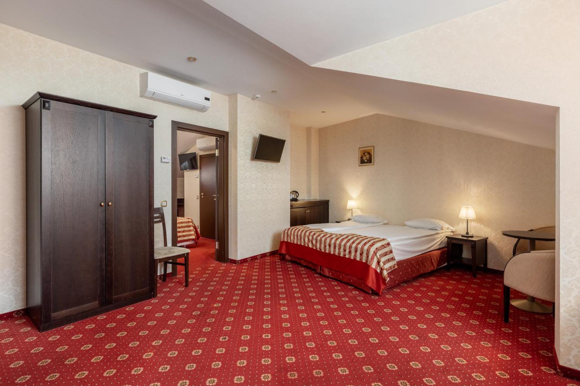 Gertrude Hotel Self Check-In Riga Bagian luar foto